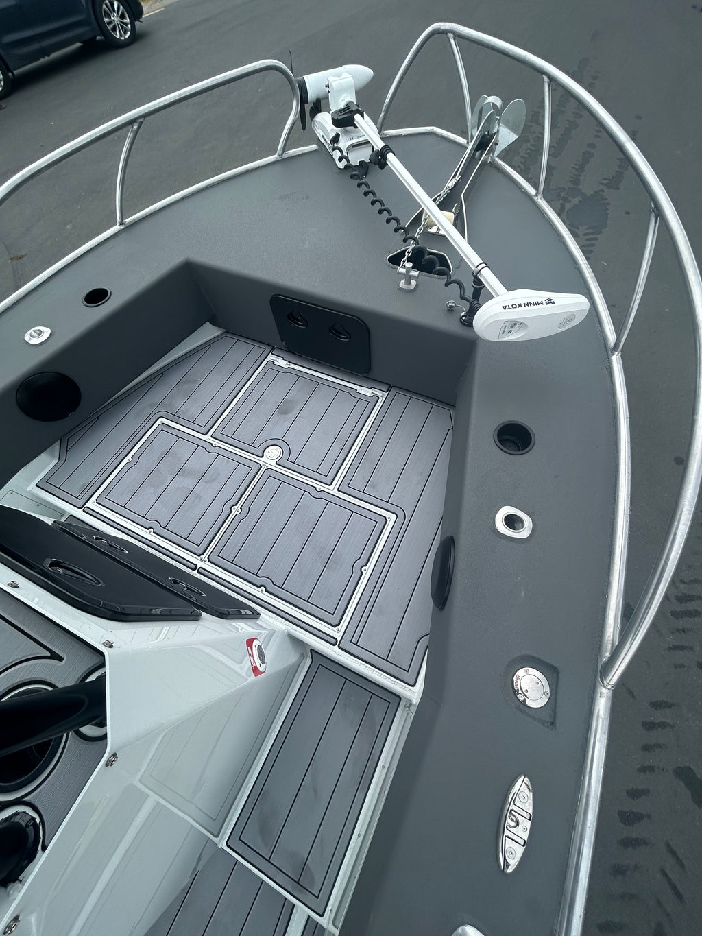 Fin Chaser 560 Center Console Amphibious