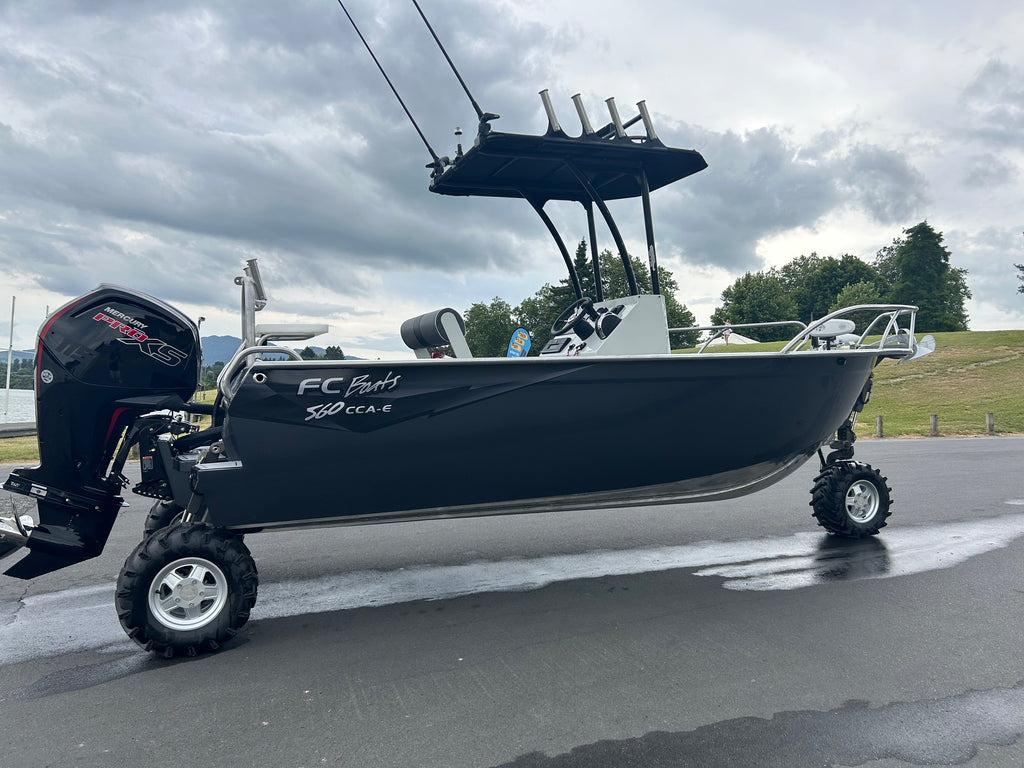 Fin Chaser 560 Center Console Amphibious