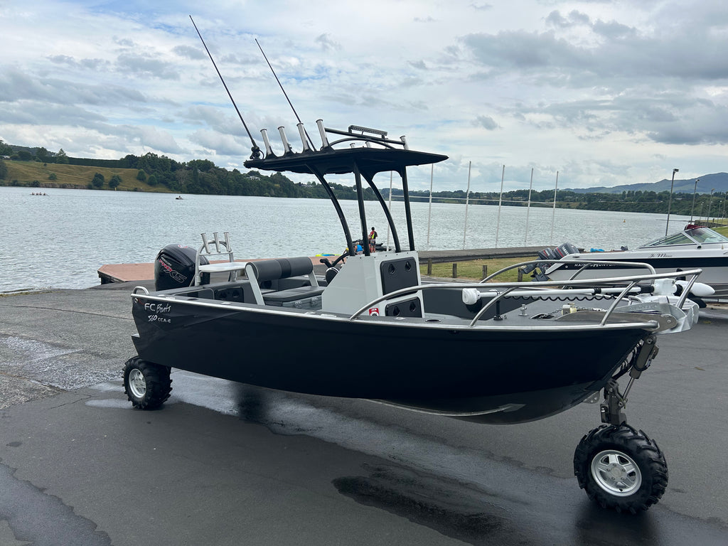 Fin Chaser 560 Center Console Amphibious