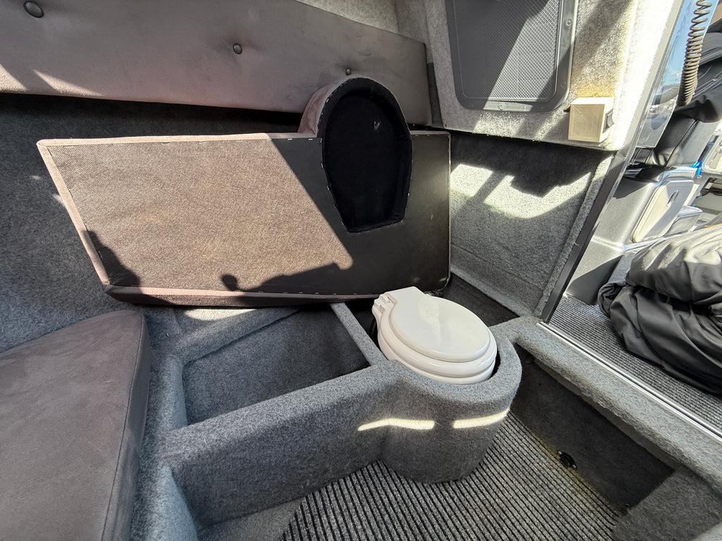 2015 Southern 726 2021 Balex self loading Trailer!