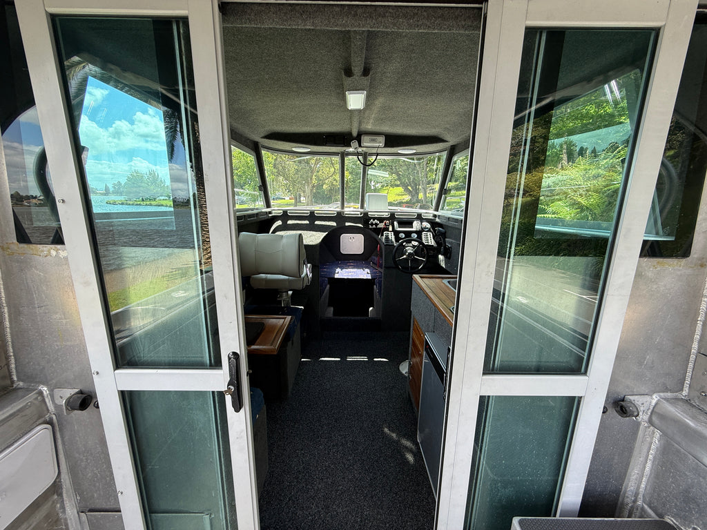 2000 Scorpion 850 2011 260hp Yanmar 3.0D