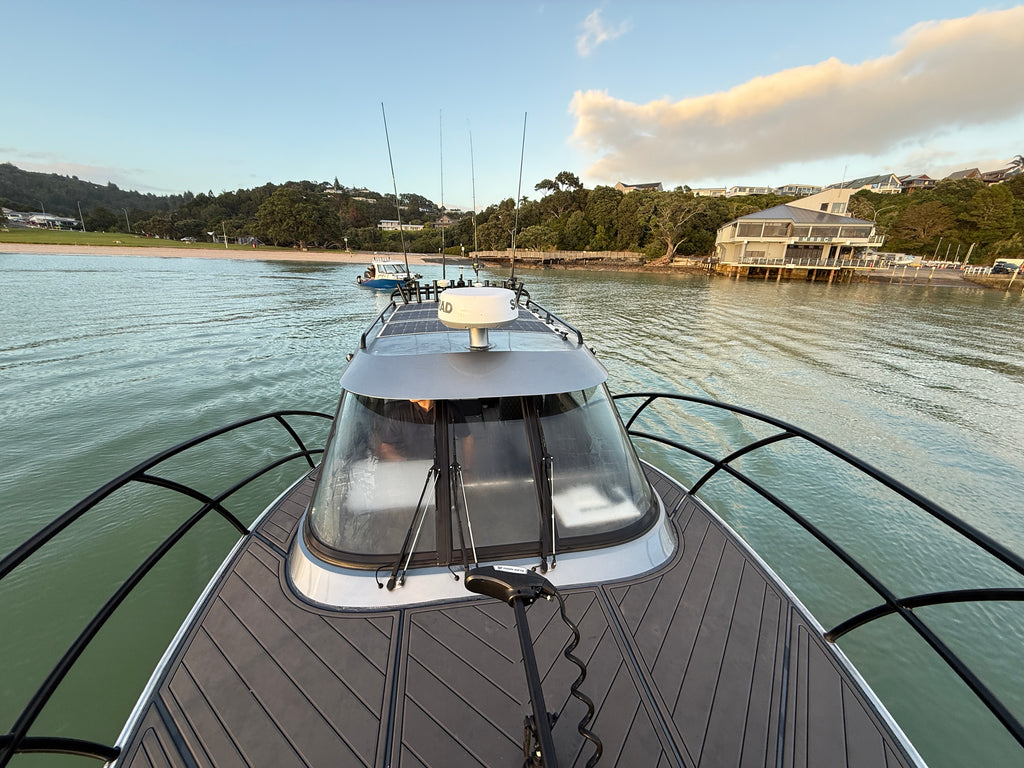 Fin Chaser Boats 800 HT Walk Around Amphibious