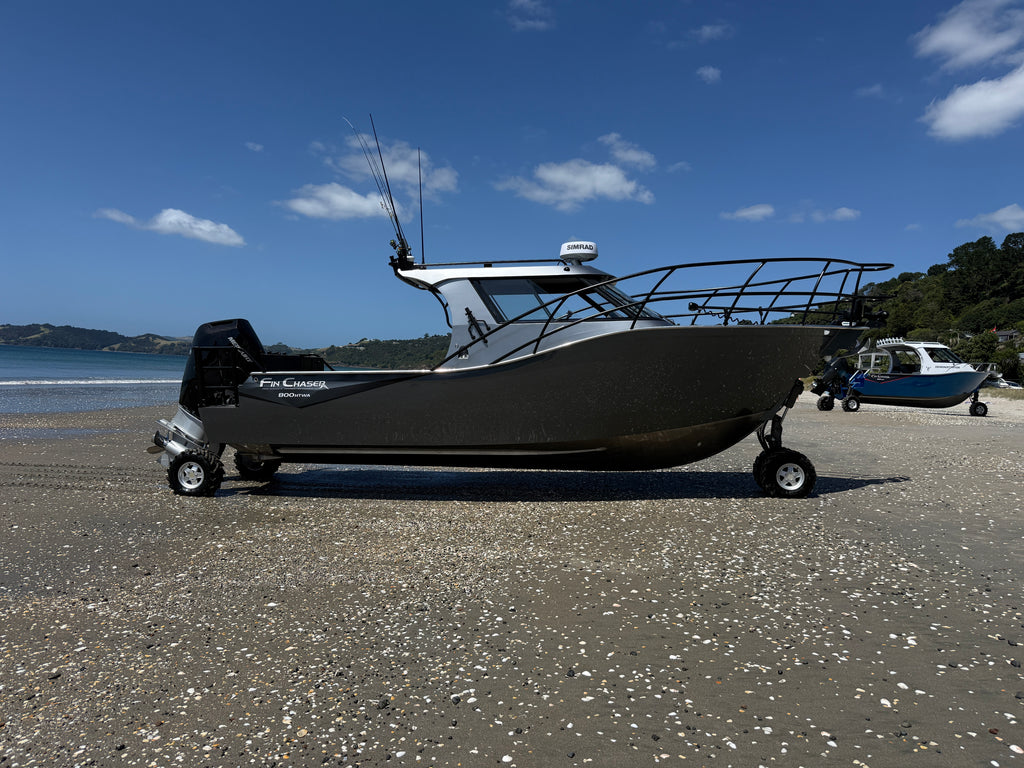 Fin Chaser Boats 800 HT Walk Around Amphibious