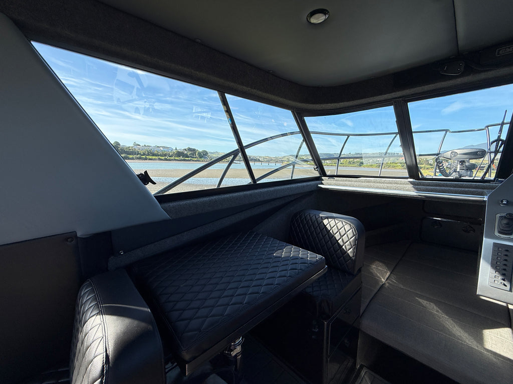 Fin Chaser Boats 800 HT Walk Around Amphibious