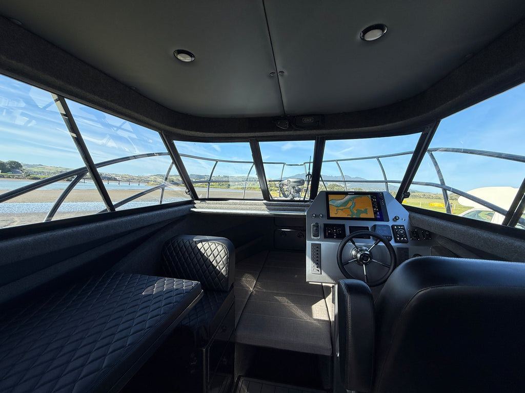 Fin Chaser Boats 800 HT Walk Around Amphibious