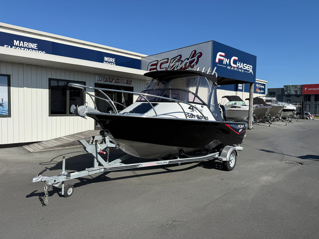 2020 Fin Chaser 560C