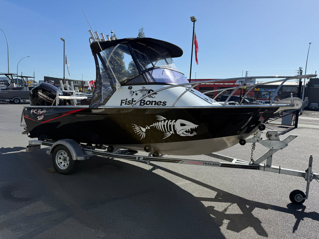 2020 Fin Chaser 560C