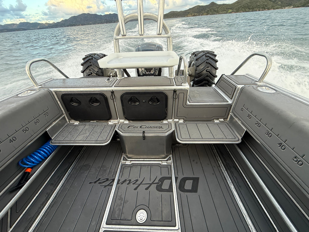 Fin Chaser 560 Cuddy Cabin Amphibious