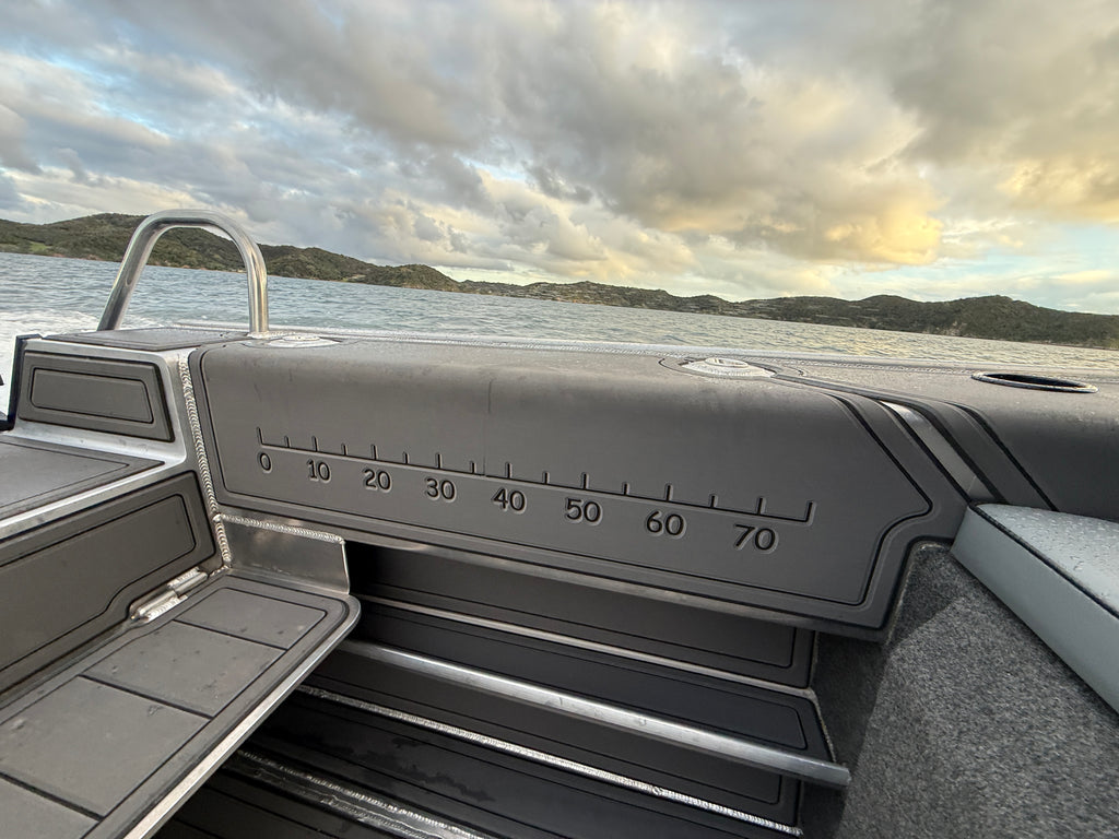 Fin Chaser 560 Cuddy Cabin Amphibious
