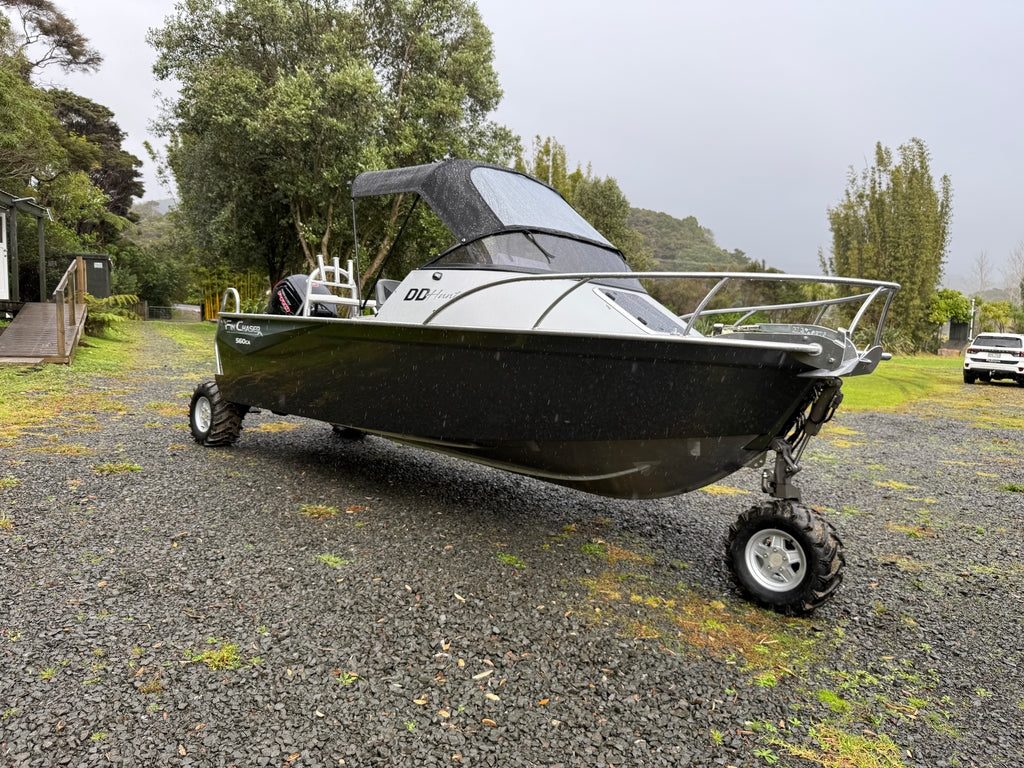 Fin Chaser 560 Cuddy Cabin Amphibious
