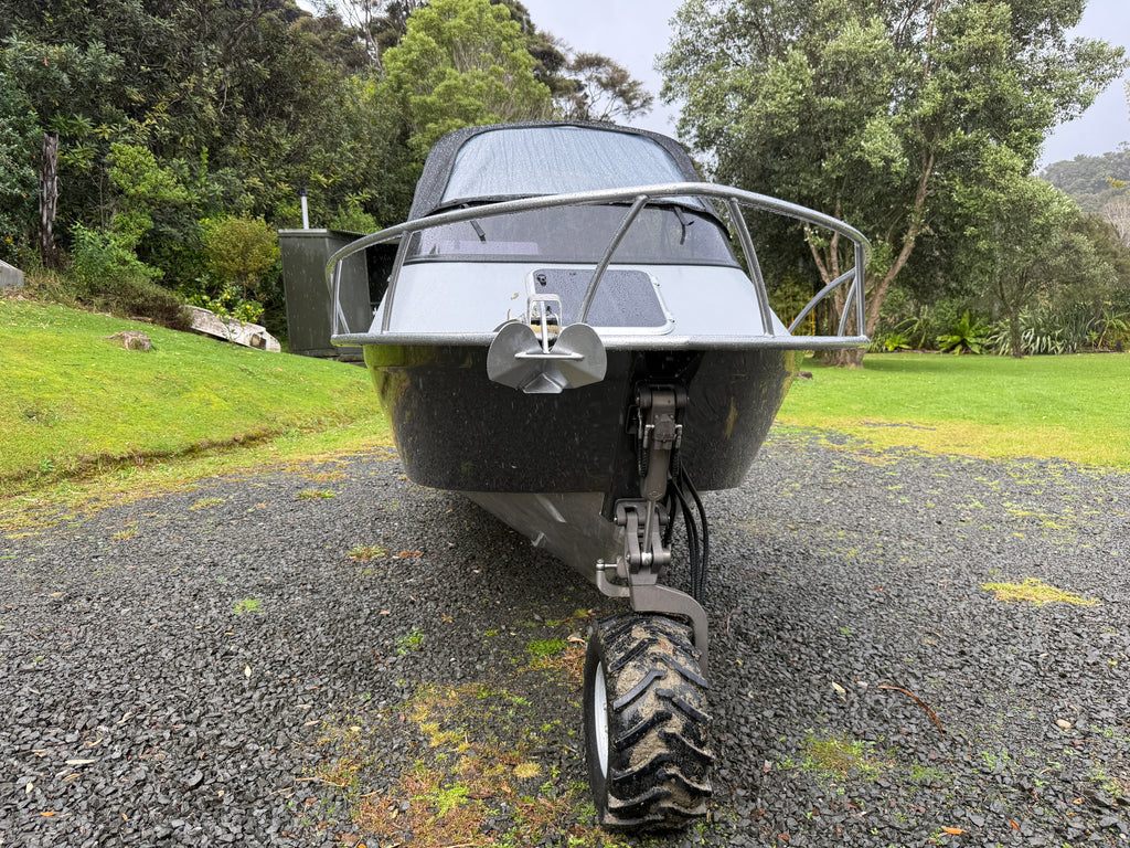 Fin Chaser 560 Cuddy Cabin Amphibious