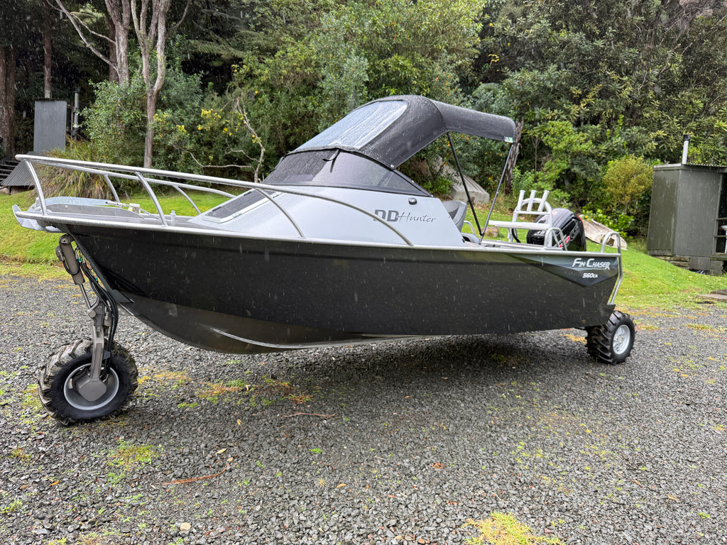 Fin Chaser 560 Cuddy Cabin Amphibious