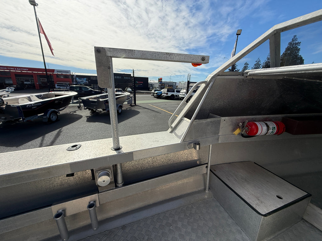 2002 Surtees 5.5 Workmate Near New Trailer!