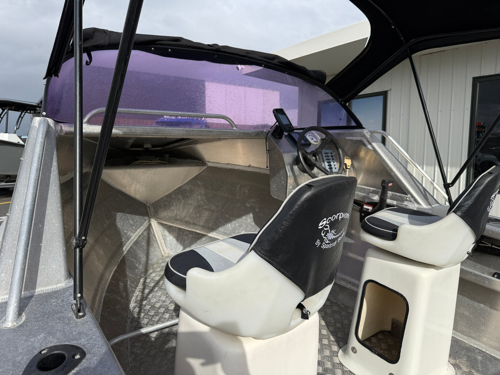2007 Scorpion 470