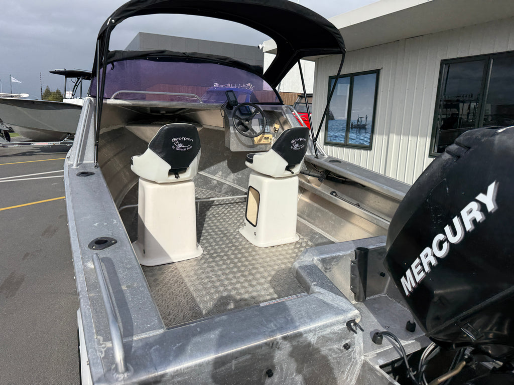 2007 Scorpion 470