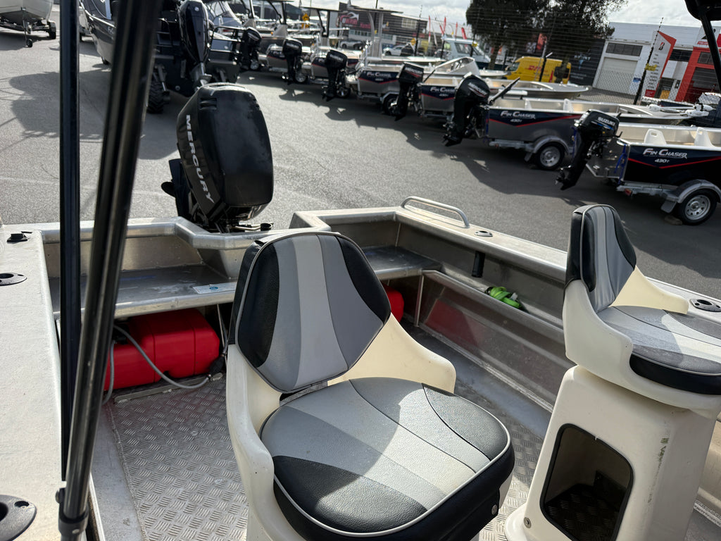 2007 Scorpion 470