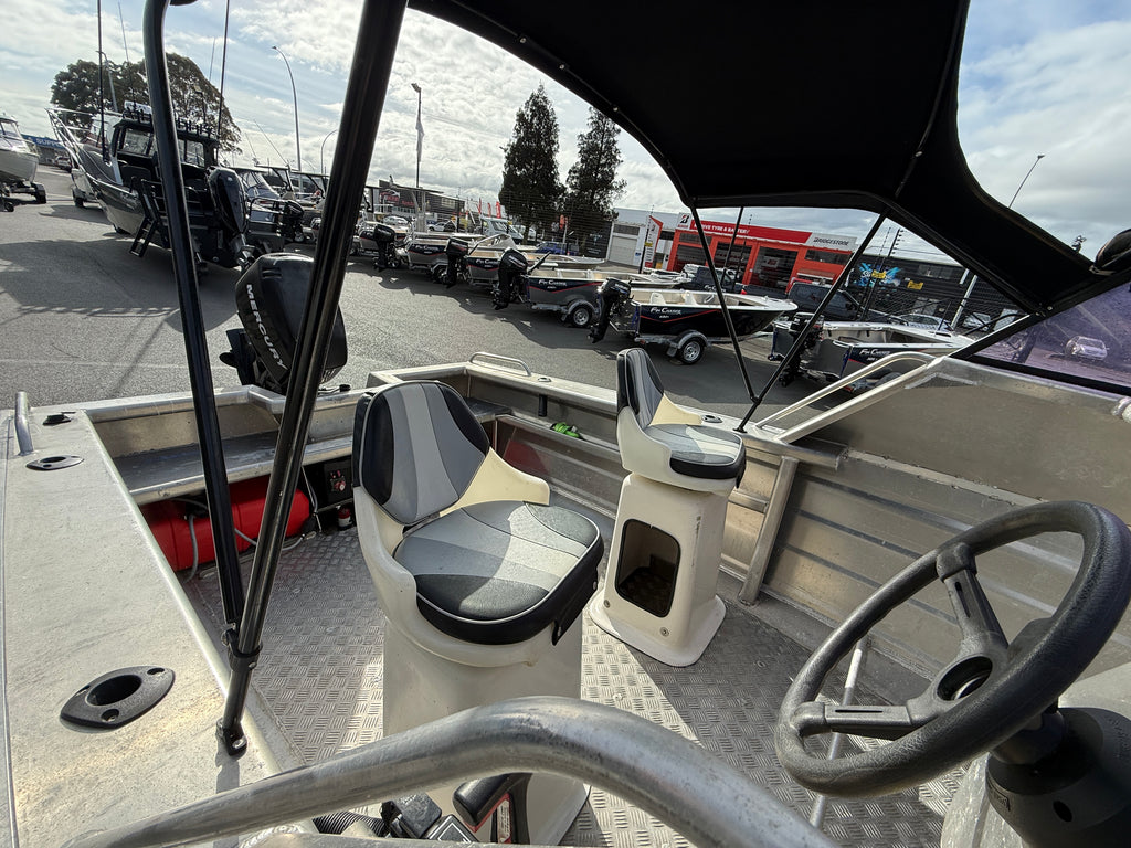 2007 Scorpion 470