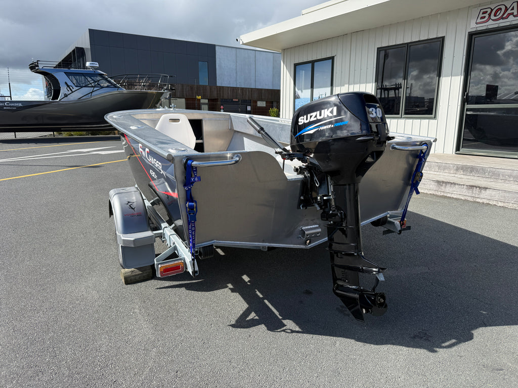 Fin Chaser 430T - 30HP 2 Stroke Suzuki