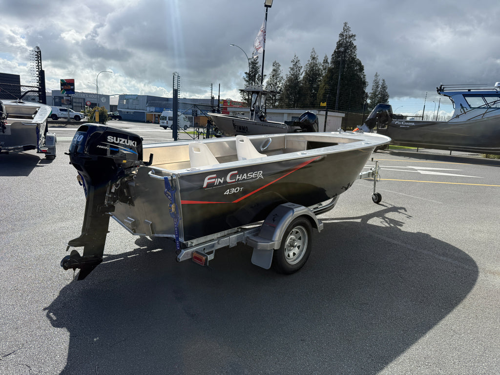 Fin Chaser 430T - 30HP 2 Stroke Suzuki