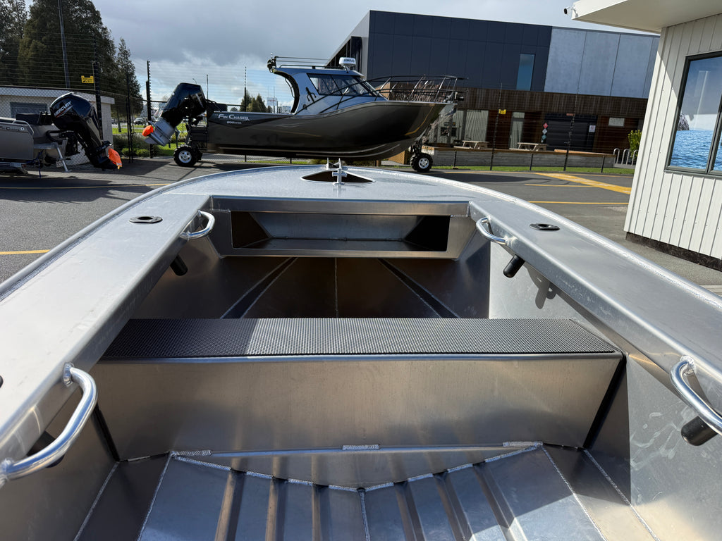 Fin Chaser 385T