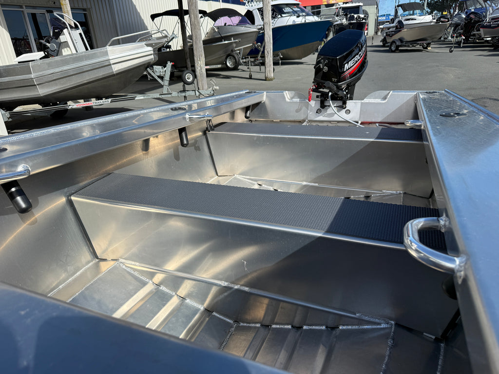 Fin Chaser 385T