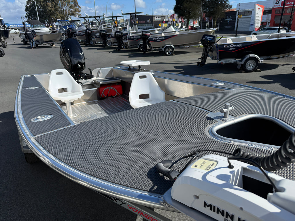 Fin Chaser 430