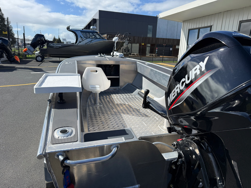 Fin Chaser 430