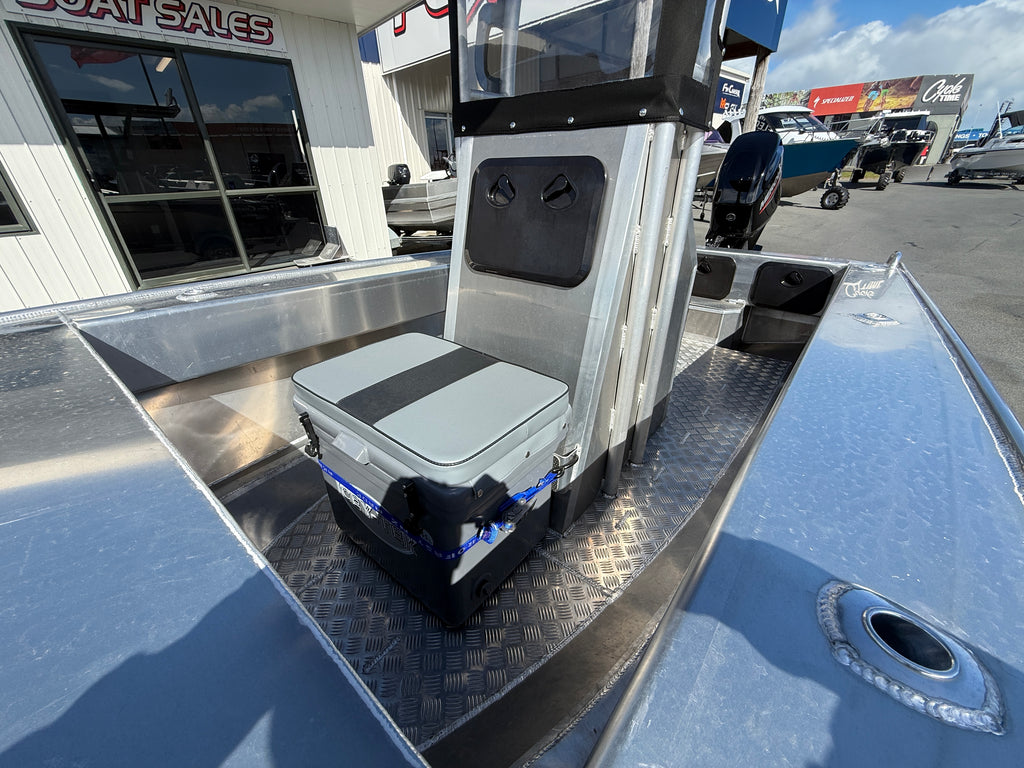 Fin Chaser 465CC