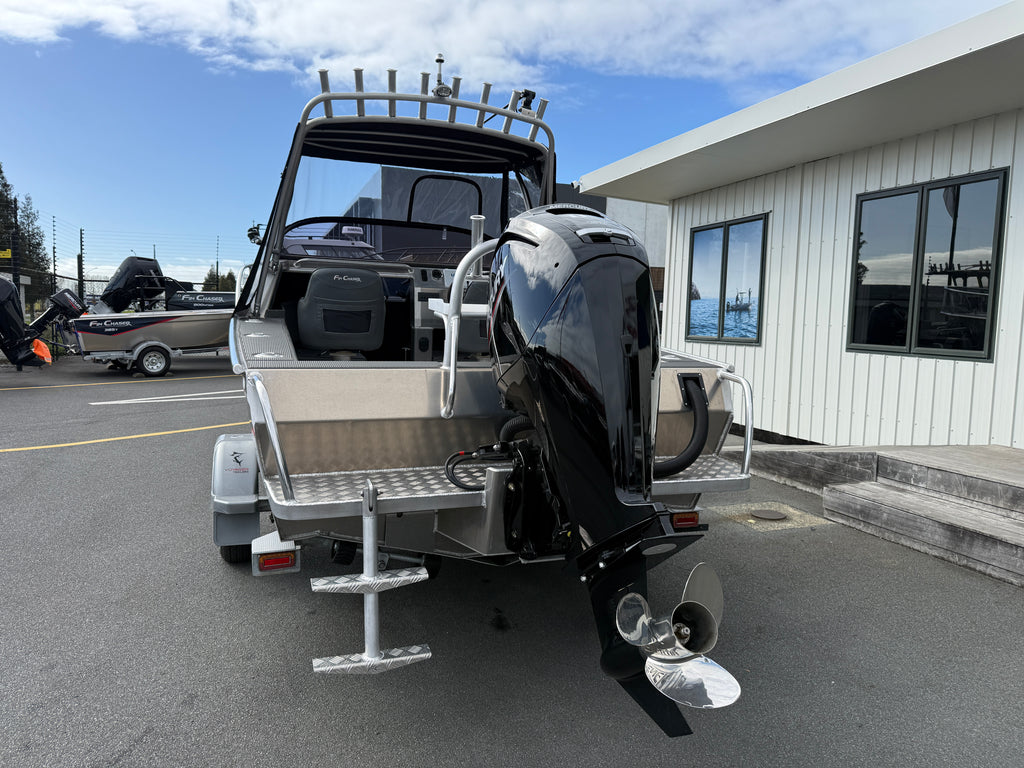 Fin Chaser 560C