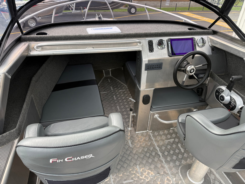 Fin Chaser 560C