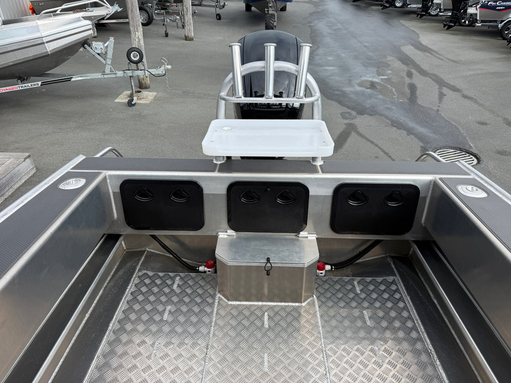 Fin Chaser 560C