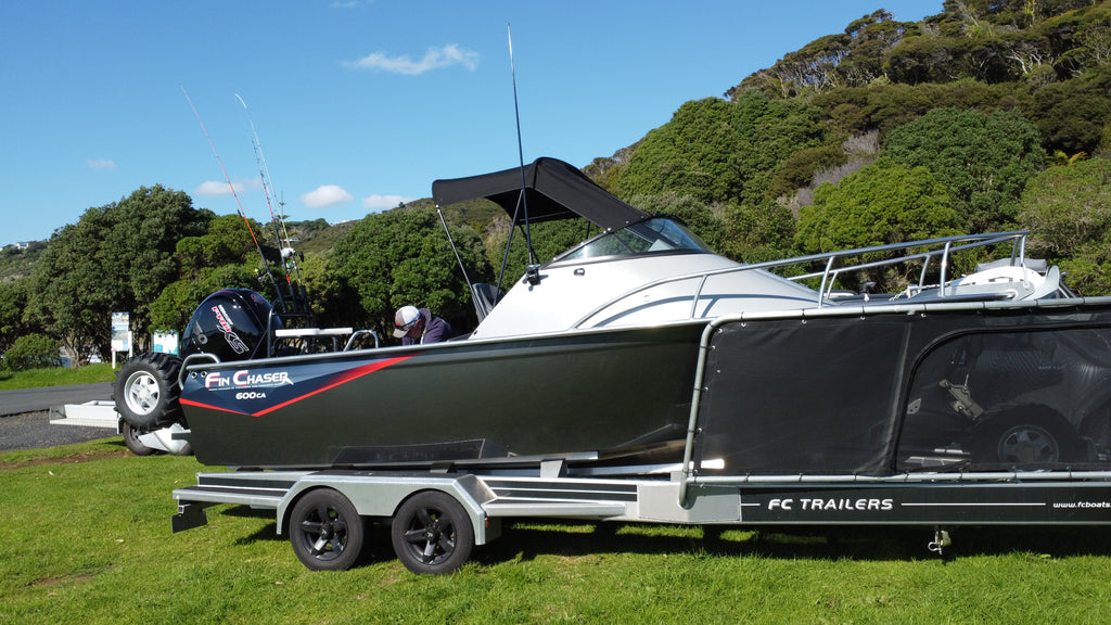 Fin Chaser 600 Cuddy Cabin Amphibious
