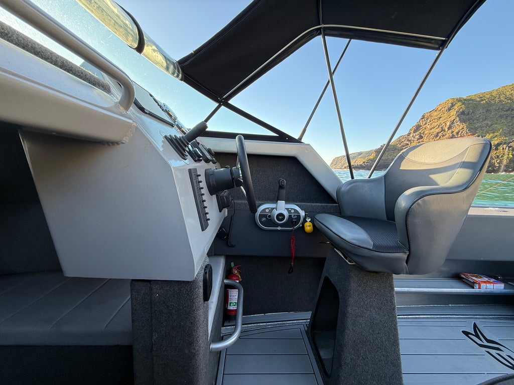 Fin Chaser 600 Cuddy Cabin Amphibious