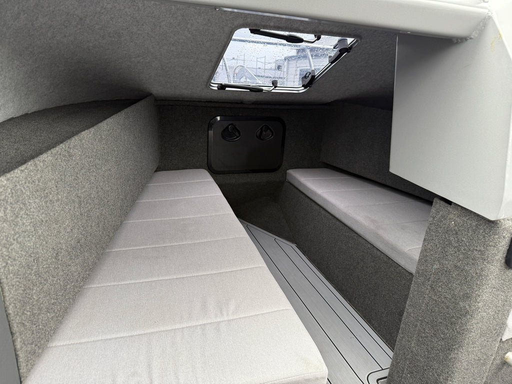 Fin Chaser 600 Cuddy Cabin Amphibious