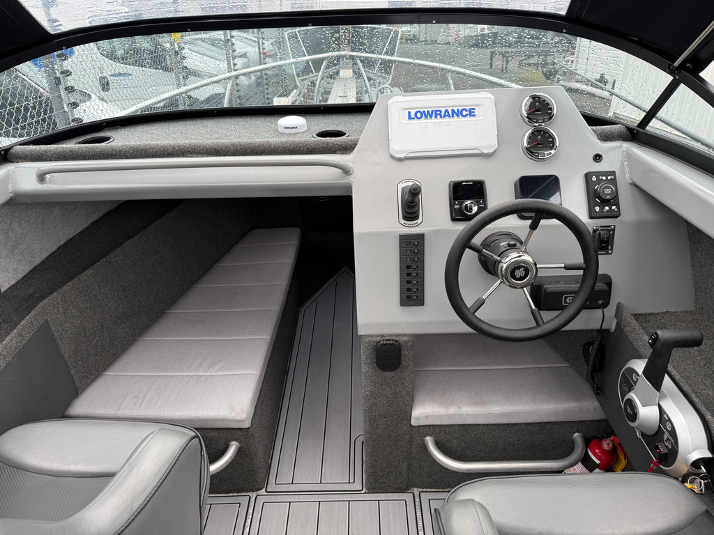 Fin Chaser 600 Cuddy Cabin Amphibious