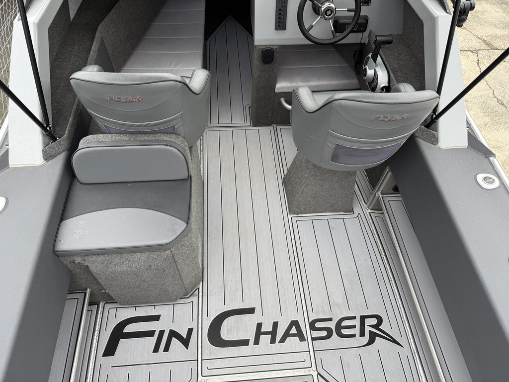 Fin Chaser 600 Cuddy Cabin Amphibious