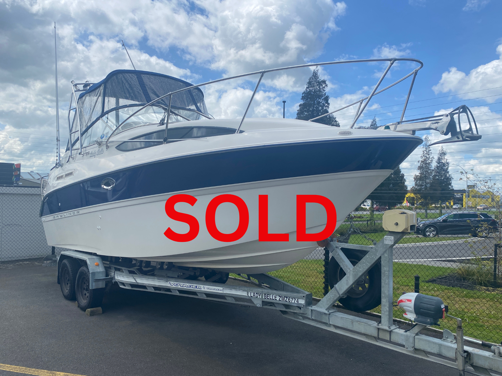 2004 Bayliner 245 Capri
